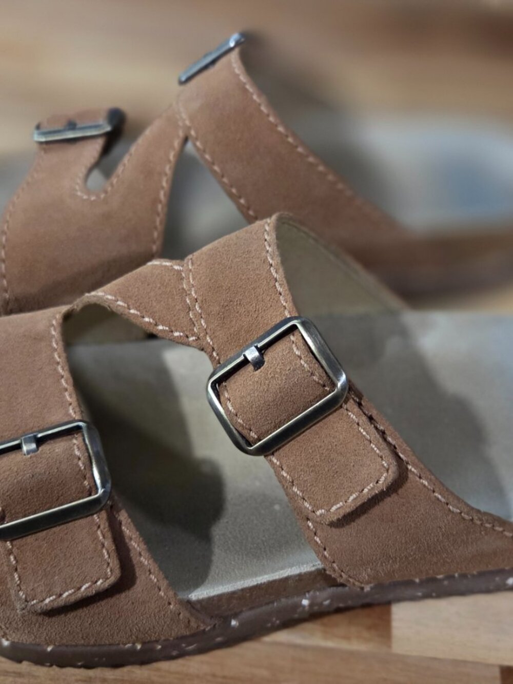 Women's Dansko Tan Suede Dayna Sandals Sz 39 - Picture 7 of 7